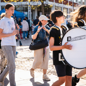 Elever från Kulturskolan under sambatåget.