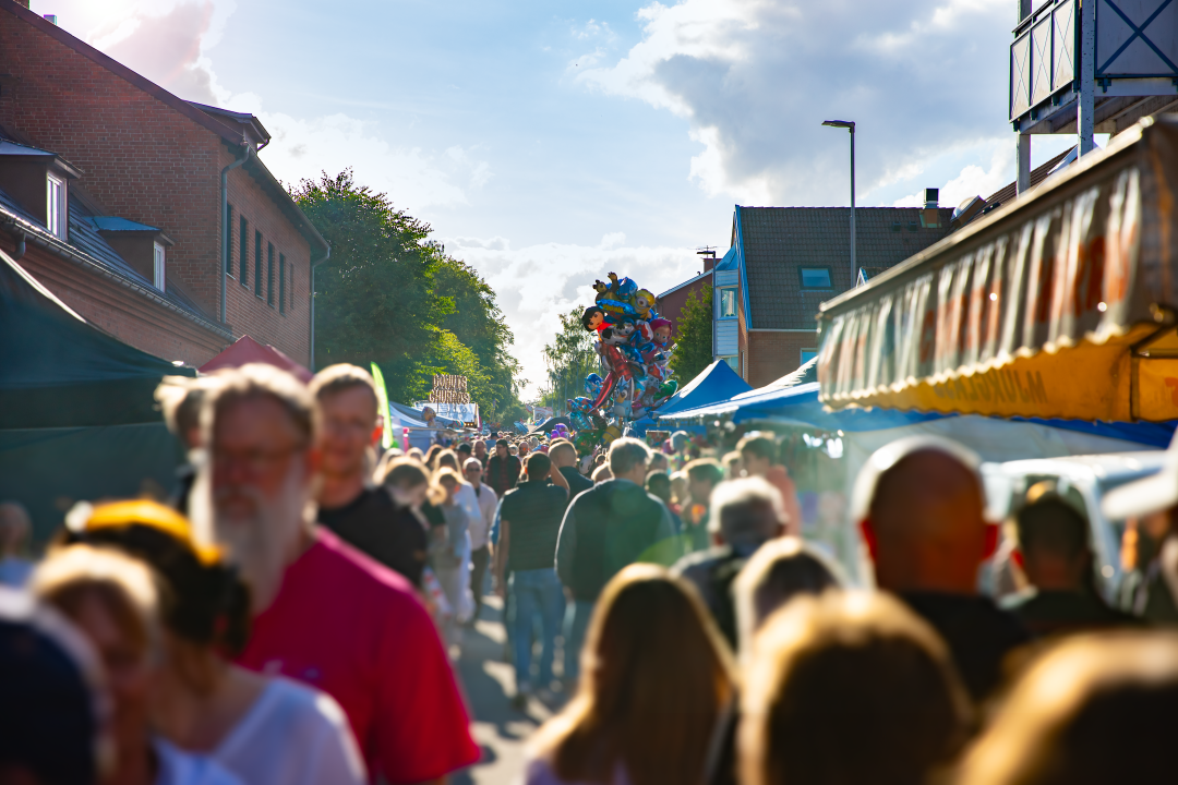 Hörby marknad, foto från folkvimlet